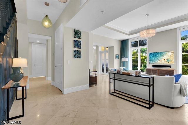 684 10th AVE S D1, Naples, FL 34102
