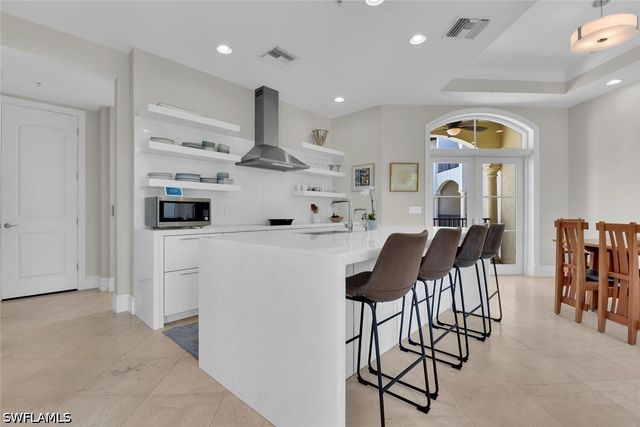 684 10th AVE S D1, Naples, FL 34102
