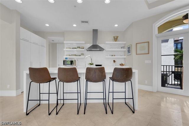 684 10th AVE S D1, Naples, FL 34102