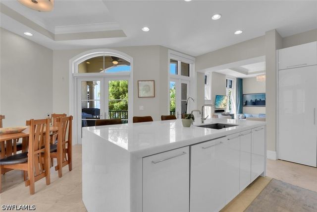 684 10th AVE S D1, Naples, FL 34102
