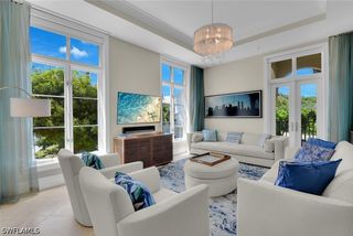 684 10th AVE S D1, Naples, FL 34102