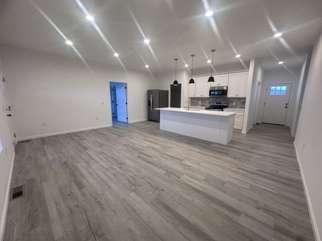 809 Okalona Rd, Rickman, TN 38580