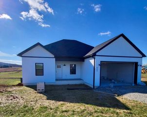 809 Okalona Rd, Rickman, TN 38580