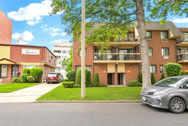 71-48 162nd Street 3, Fresh Meadows, NY 11365