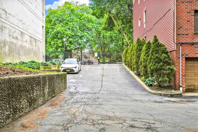 71-48 162nd Street 3, Fresh Meadows, NY 11365