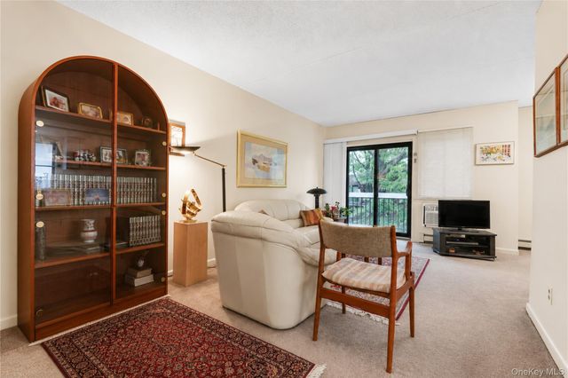 71-48 162nd Street 3, Fresh Meadows, NY 11365