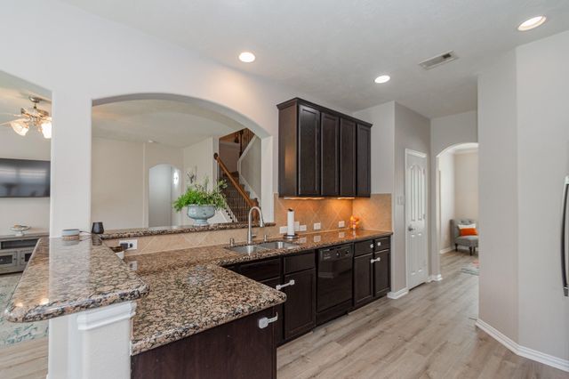 4907 Applewood Crest Lane, Rosharon, TX 77583