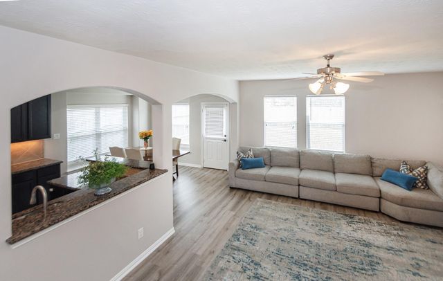 4907 Applewood Crest Lane, Rosharon, TX 77583