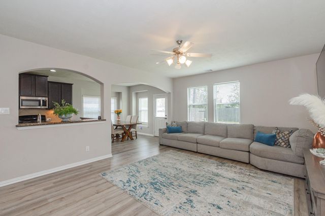 4907 Applewood Crest Lane, Rosharon, TX 77583