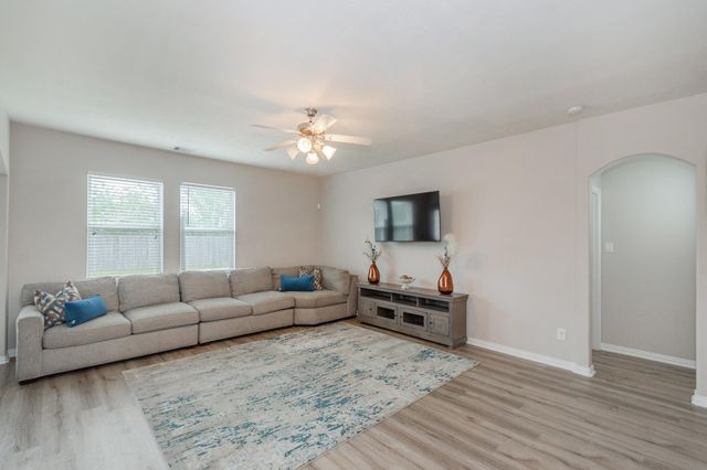 4907 Applewood Crest Lane, Rosharon, TX 77583