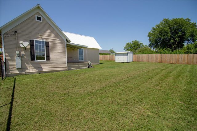605 Orange Avenue, Farmersville, TX 75442