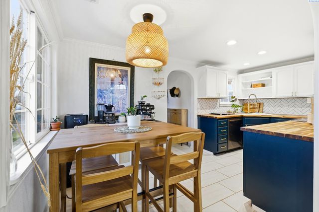 1204 N Neel Loop, Kennewick, WA 99336