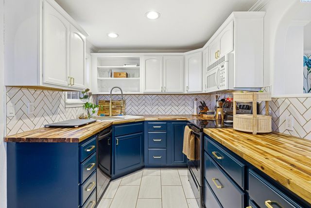 1204 N Neel Loop, Kennewick, WA 99336