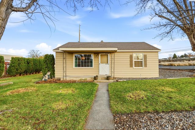 1204 N Neel Loop, Kennewick, WA 99336