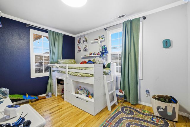 1204 N Neel Loop, Kennewick, WA 99336