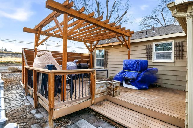 1204 N Neel Loop, Kennewick, WA 99336