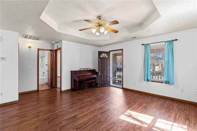 213 N 4TH Street, Clinton, MO 64735