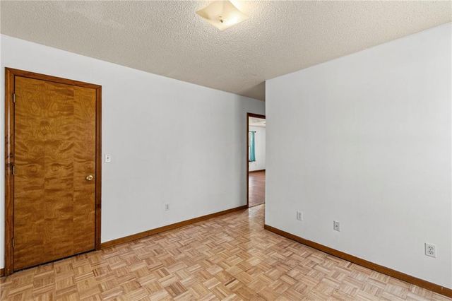 213 N 4TH Street, Clinton, MO 64735