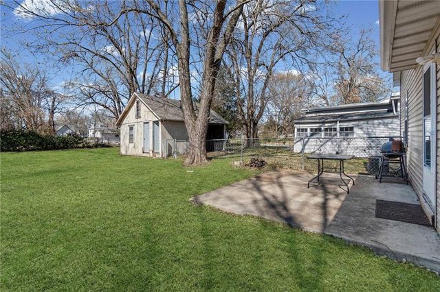 213 N 4TH Street, Clinton, MO 64735