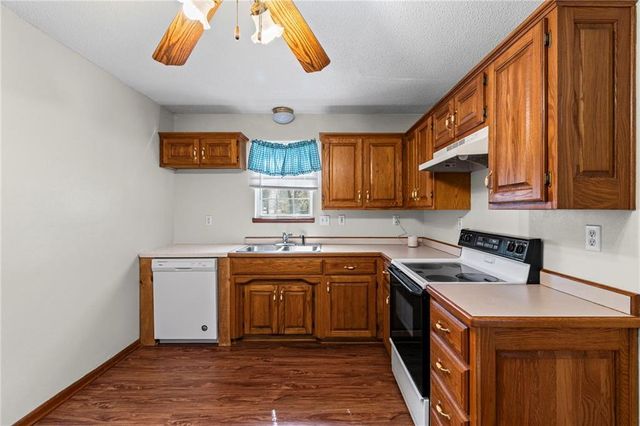 213 N 4TH Street, Clinton, MO 64735