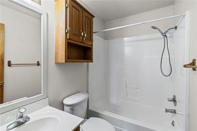 213 N 4TH Street, Clinton, MO 64735