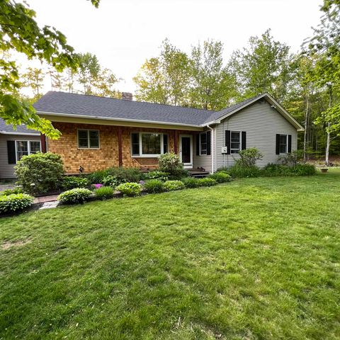 92 Milton Road, Farmington, NH 03835