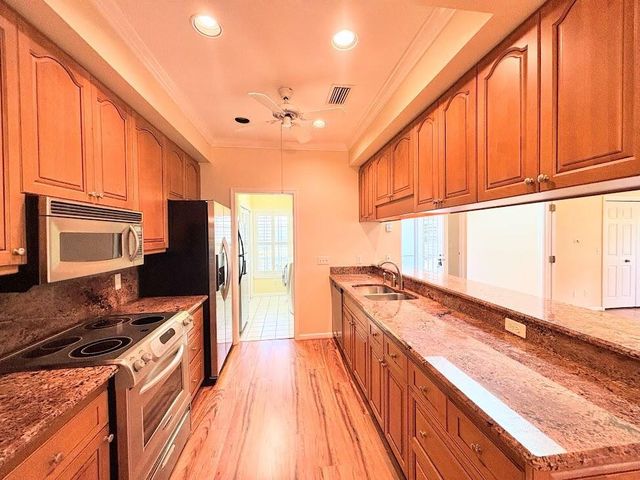 7362 Pine Creek Way, Port St. Lucie, FL 34986