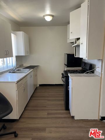 9111 S Baring Cross Street, Los Angeles, CA 90044