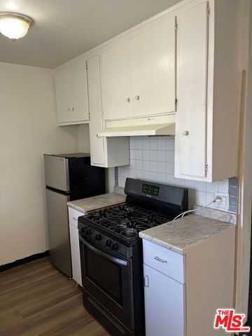 9111 S Baring Cross Street, Los Angeles, CA 90044