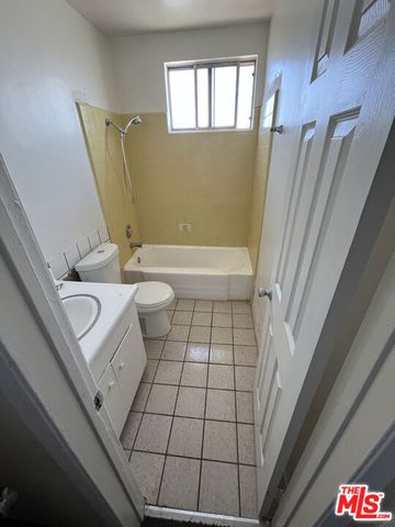 9111 S Baring Cross Street, Los Angeles, CA 90044