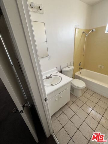 9111 S Baring Cross Street, Los Angeles, CA 90044