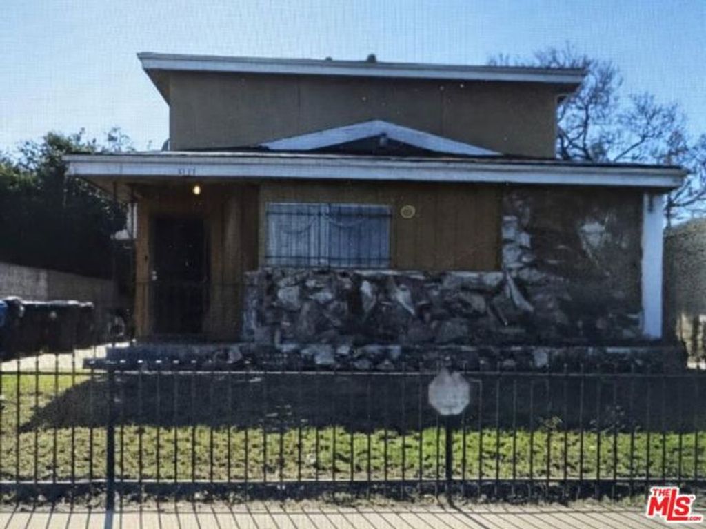 9111 S Baring Cross Street, Los Angeles, CA 90044