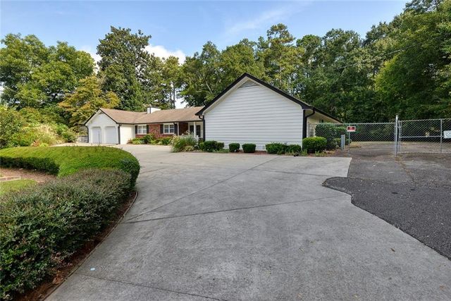 3605 Shallowford Road, Marietta, GA 30062