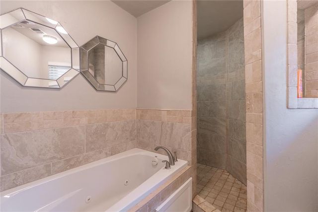 10001 Harvest Hills Road, Oklahoma City, OK 73162