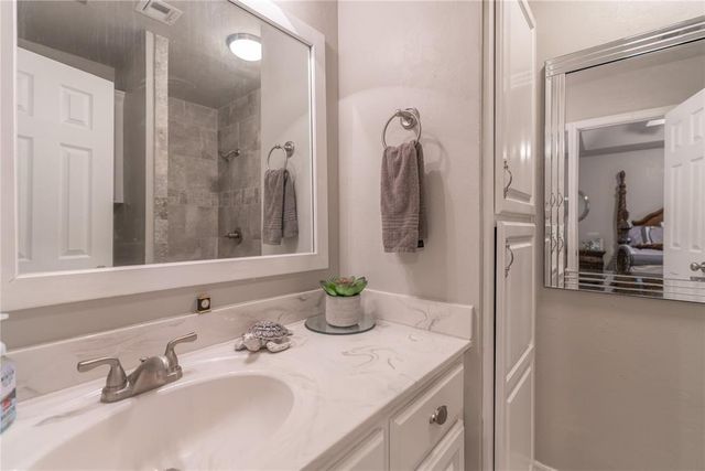 10001 Harvest Hills Road, Oklahoma City, OK 73162