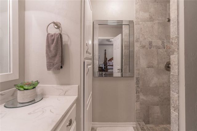 10001 Harvest Hills Road, Oklahoma City, OK 73162