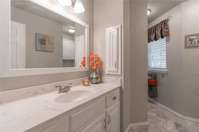10001 Harvest Hills Road, Oklahoma City, OK 73162