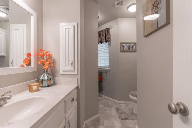 10001 Harvest Hills Road, Oklahoma City, OK 73162