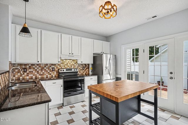 809 Rothshire Court, Raleigh, NC 27615