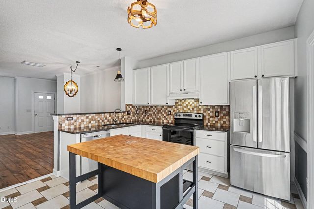 809 Rothshire Court, Raleigh, NC 27615