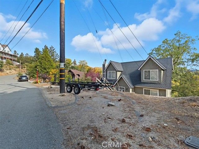 971 Nadelhorn Drive, Lake Arrowhead, CA 92352