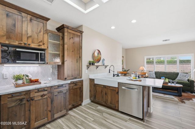 14689 N Windshade Drive, Oro Valley, AZ 85755