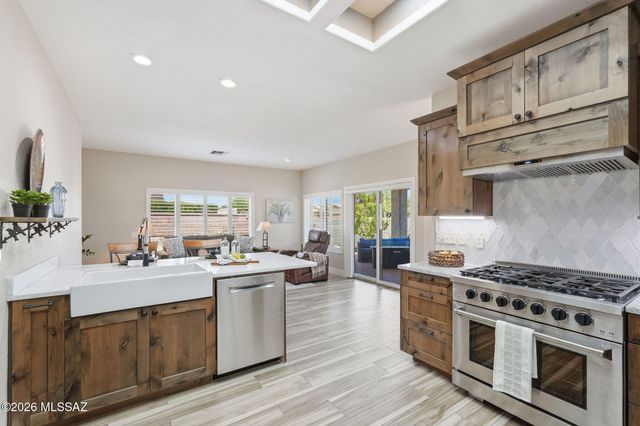 14689 N Windshade Drive, Oro Valley, AZ 85755