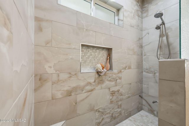 14689 N Windshade Drive, Oro Valley, AZ 85755