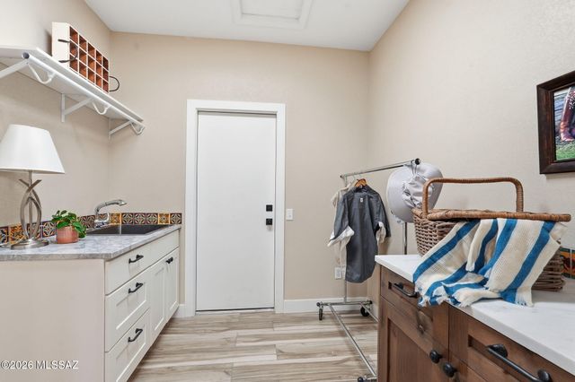 14689 N Windshade Drive, Oro Valley, AZ 85755