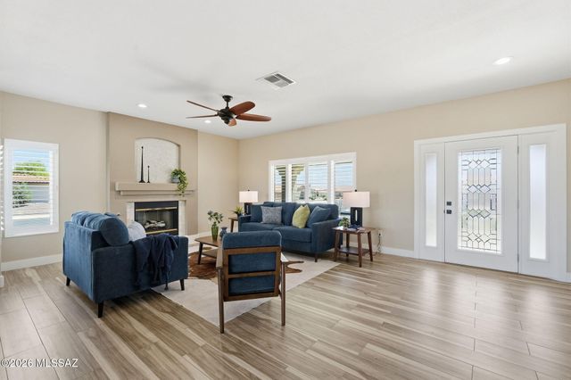 14689 N Windshade Drive, Oro Valley, AZ 85755