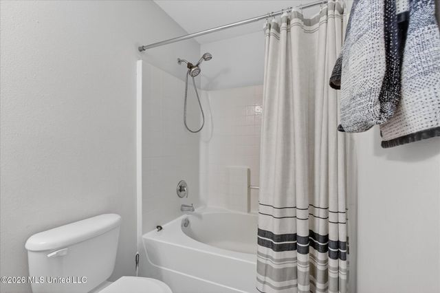 1283 Century Oaks Drive, B, Gulfport, MS 39507