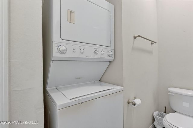 1283 Century Oaks Drive, B, Gulfport, MS 39507