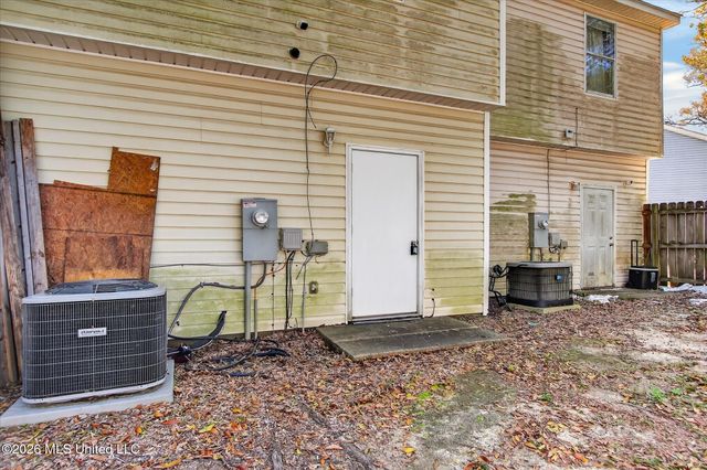 1283 Century Oaks Drive, B, Gulfport, MS 39507