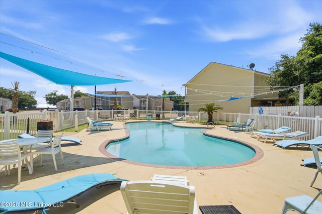 1283 Century Oaks Drive, B, Gulfport, MS 39507